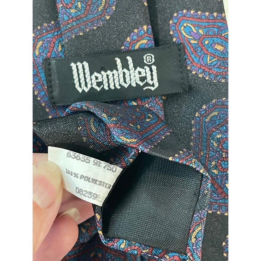 00240 - Geometric Wembley Tie Mens Necktie Medallion Black Red Blue VTG USA Made - Picture 2 of 6